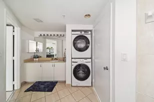 1750 N Bayshore Dr, Miami, FL 33132 - Photo 24