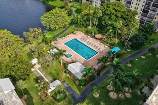 2205 S Cypress Bend Dr, Pompano Beach, FL 33069 - Photo 28