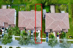 9675 Lago Dr, Boynton Beach, FL 33472 - Photo 2