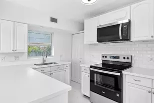 1214 Peak Rd, Lantana, FL 33462 - Photo 8