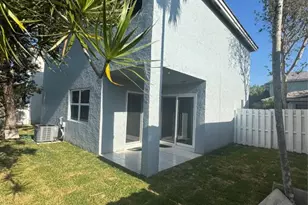 9929 NW 9th Ct, Plantation, FL 33324 - Photo 4