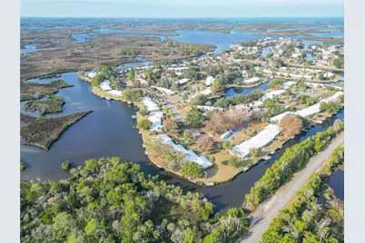 11603 W Bayshore Drive #118, Crystal River, FL 34429 - Photo 2