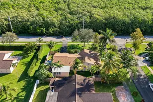 417 SE 4th St, Dania Beach, FL 33004 - Photo 8