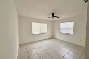 20421 NW 32 Ct, Miami Gardens, FL 33056 - Photo 4