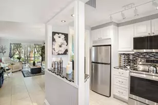 9281 Sunrise Lakes Blvd, Sunrise, FL 33322 - Photo 10