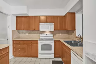 731 SW 71st Terrace, Pembroke Pines, FL 33023 - Photo 30