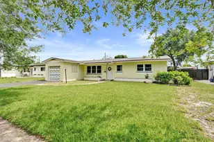 731 SW 71st Terrace, Pembroke Pines, FL 33023 - Photo 6