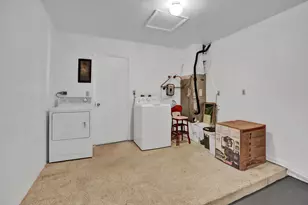 731 SW 71st Terrace, Pembroke Pines, FL 33023 - Photo 34