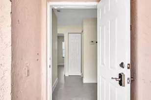 13400 NW 5th Ct, Plantation, FL 33325 - Photo 6