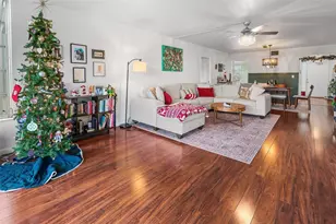 3930 Oaks Clubhouse Dr, Pompano Beach, FL 33069 - Photo 6