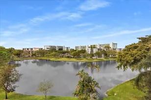 2112 S Cypress Bend Dr, Pompano Beach, FL 33069 - Photo 18