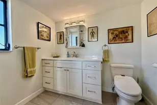 2112 S Cypress Bend Dr, Pompano Beach, FL 33069 - Photo 10