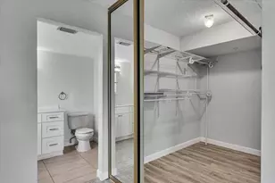 2112 S Cypress Bend Dr, Pompano Beach, FL 33069 - Photo 24