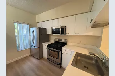 7835 Dixie Beach Circle #7835, Tamarac, FL 33321 - Photo 2