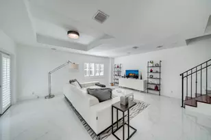 1112 NE 17th Way, Fort Lauderdale, FL 33304 - Photo 4