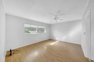1035 Country Club Dr, Margate, FL 33063 - Photo 10
