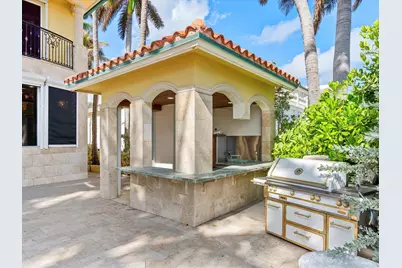 555 Ocean Boulevard, North Miami Beach, FL 33160 - Photo 22