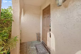 16 Toledo Ct, Davie, FL 33324 - Photo 4