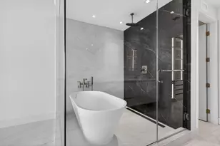 700 NE 24th St, Miami, FL 33137 - Photo 22