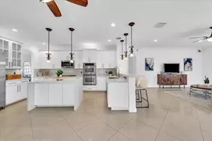 13702 NW 10th Ct, Pembroke Pines, FL 33028 - Photo 28