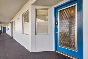 650 SW 124th Terrace, Pembroke Pines, FL 33027 - Photo 2