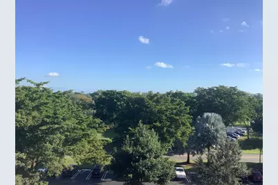 575 Oaks Lane #608, Pompano Beach, FL 33069 - Photo 4