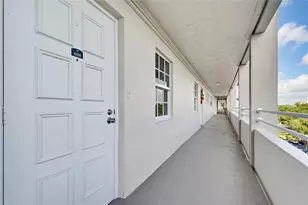 575 Oaks Ln, Pompano Beach, FL 33069 - Photo 20