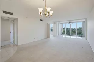 575 Oaks Ln, Pompano Beach, FL 33069 - Photo 10