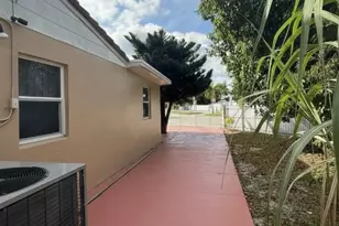 691 NW 187th St, Miami, FL 33169 - Photo 10