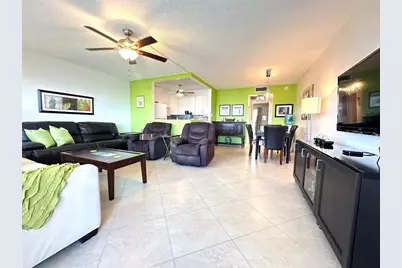 4115 Cambridge #4115, Deerfield Beach, FL 33442 - Photo 2