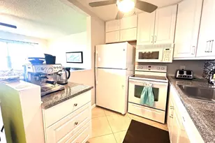 4115 Cambridge E, Deerfield Beach, FL 33442 - Photo 10