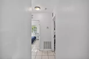 1525 NW 14th Ct, Fort Lauderdale, FL 33311 - Photo 28