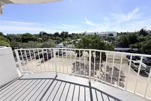 496 NW 165th Street Rd Unit, Miami, FL 33169 - Photo 14