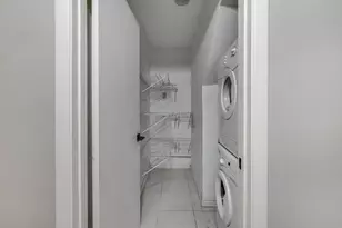 2530 NE 9th St, Fort Lauderdale, FL 33304 - Photo 14