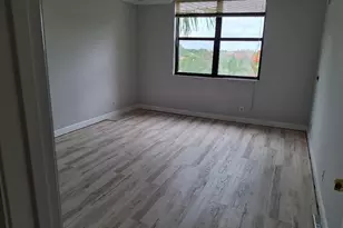 105 Lake Emerald Dr, Oakland Park, FL 33309 - Photo 12