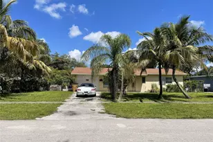 671 NW 38th St, Deerfield Beach, FL 33064 - Photo 2