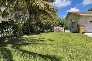 671 NW 38th St, Deerfield Beach, FL 33064 - Photo 6