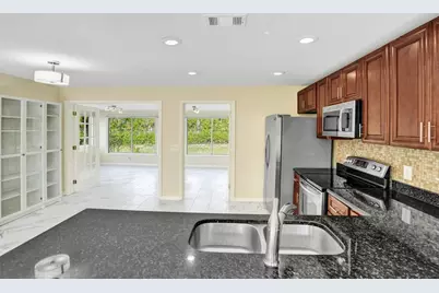 249 NW 4th Diagonal, Boca Raton, FL 33432 - Photo 10