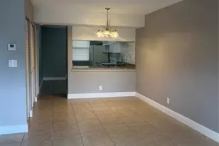 179 SE 3rd St, Deerfield Beach, FL 33441 - Photo 2