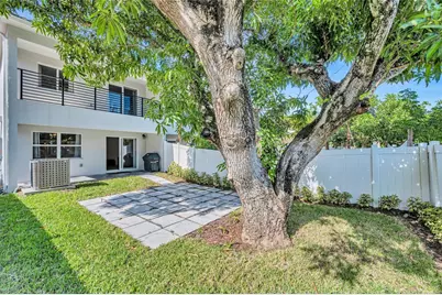 808 NE 15th Avenue, Fort Lauderdale, FL 33304 - Photo 12