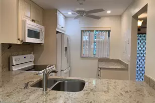 9460 Poinciana Pl, Davie, FL 33324 - Photo 6