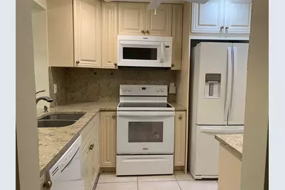 9460 Poinciana Place #203, Davie, FL 33324 - Photo 4