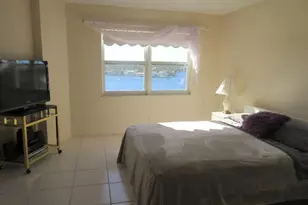 1200 Hibiscus Ave, Pompano Beach, FL 33062 - Photo 8