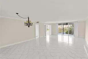 3900 Oaks Clubhouse Dr, Pompano Beach, FL 33069 - Photo 8