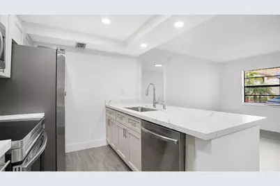 9466 Boca Cove Circle #303, Boca Raton, FL 33428 - Photo 8