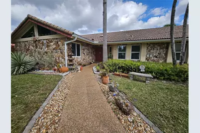 197 NW 113th Way, Coral Springs, FL 33071 - Photo 6