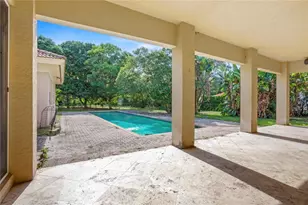 140 Royal Palm Ct, Plantation, FL 33317 - Photo 14