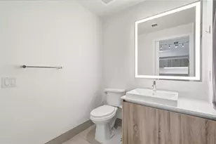 2960 NE 207th St, Miami, FL 33180 - Photo 20