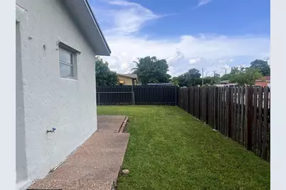 8361 NW 27th Place, Sunrise, FL 33322 - Photo 34