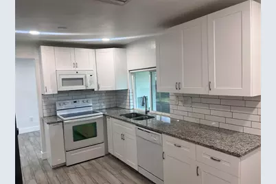 8361 NW 27th Place, Sunrise, FL 33322 - Photo 2